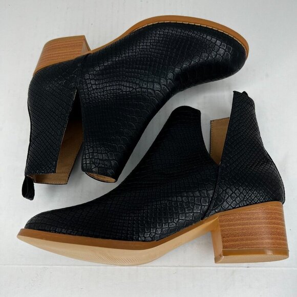 Womens Black Reptile Cut Out Almond Toe Booties Slip Size 8 Ankle Boots - Picture 7 of 9